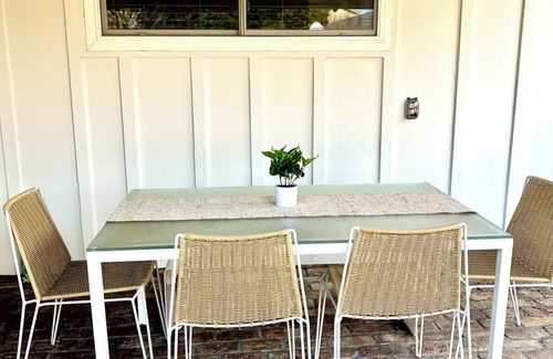 Napa House | The Nook - Cozy Farm Style Bungalow