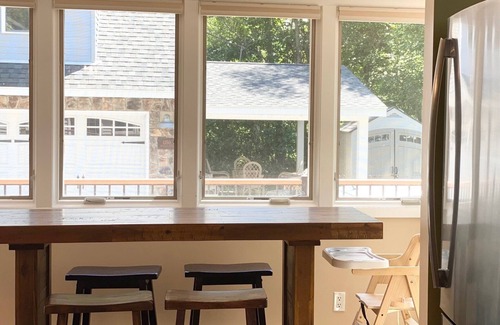 Wheeler House | "The Nook"- ROOMY Home 2mi- Dunes & Chesterton, Yard, Fire Pit, Grill, Game Room