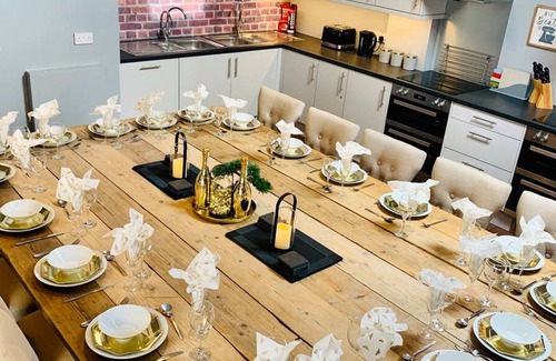 Flint Apartment | The North Wales Gathering - 9 Bedroom - EV Charging