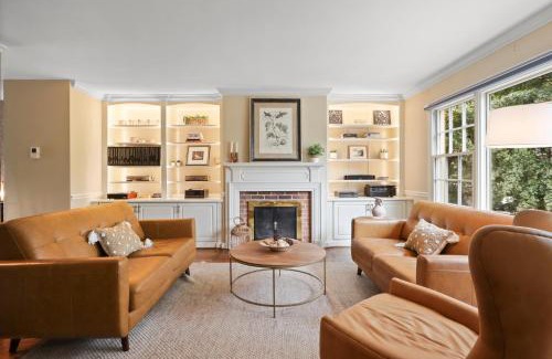 Old Town Alexandria House | The Nostalgic of Old Town