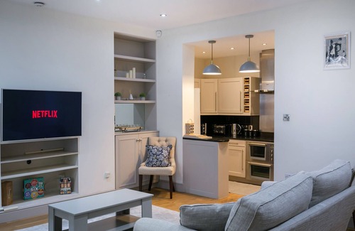 Pembridge Apartment | The Notting Hill Residence - 2BR Stylish Apartment