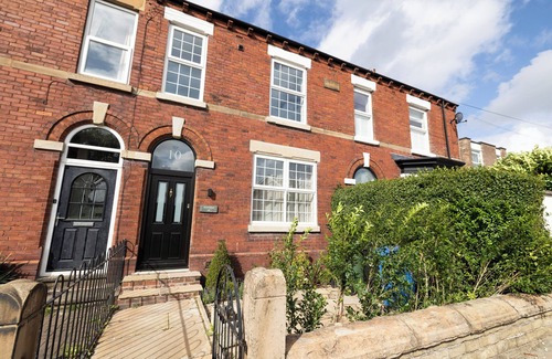 Stockport House | The Oak Dene is a beautifully designed retreat in High Lane that blends sophisticated style with everyday comfort. Finished to an exceptional standard and a calm neutral palette that creates a sense of modern elegance from the moment you walk in.
