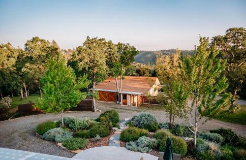 Mariposa House | The Oak Meadows Guest House