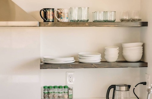Mariposa House | The Oak Meadows Guest House