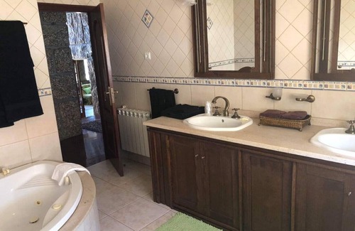 Medelo House | The Oak's Wolf- Country House- Fafe Guimarães