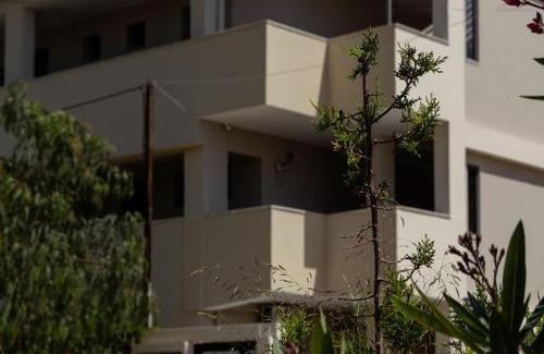 Himare Hotel | The Oasis