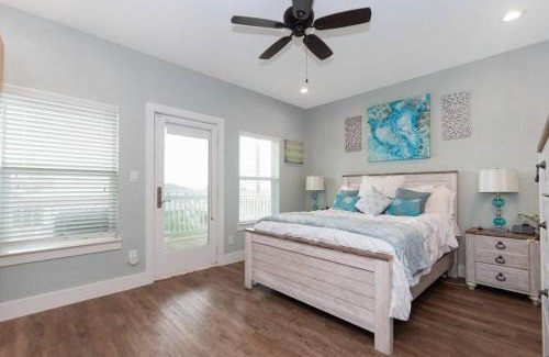 Bermuda Beach House | "The Ocean Aire" , 30 secs from the sand!