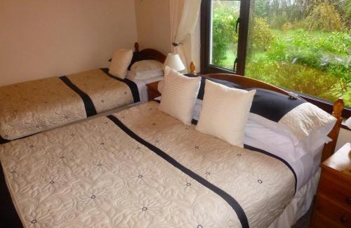 Claddaghduff Bed & Breakfast | The Ocean Wave Bed & Breakfast