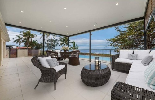 Saunders Beach Apartment | The Oceanfront on Cay