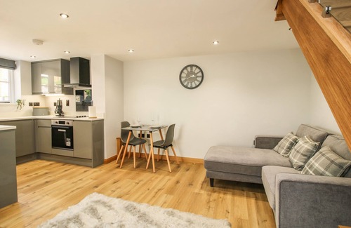 Coalbrookdale House | THE OFFICE, romantic, with a garden in Ironbridge