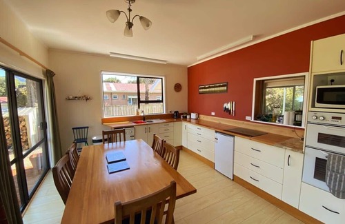 Collingwood House | The Old Bakery - Waterfront Retreat in Collingwood