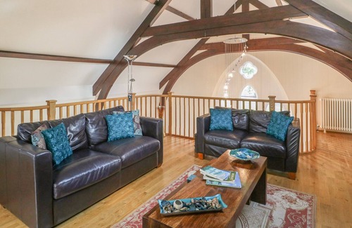 Sturminster Marshall Cottage | THE OLD CHAPEL, pet friendly, with a garden in Sturminster Marshall