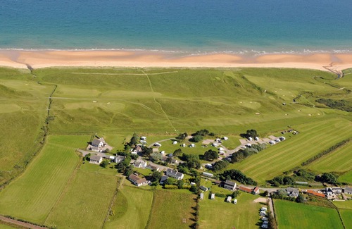 Brora Cottage | The Old Croft, 50 yards from Brora Golf Course and 2 minutes from the Beach