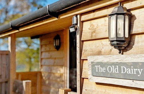 Woolbeding Cabin | The Old Dairy - a lodge/cabin that sleeps 2 guests in 1 bedroom