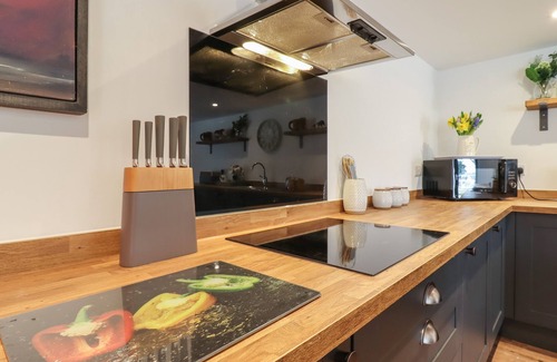 Adisham Cottage | THE OLD DAIRY, pet friendly, country holiday cottage in Wingham