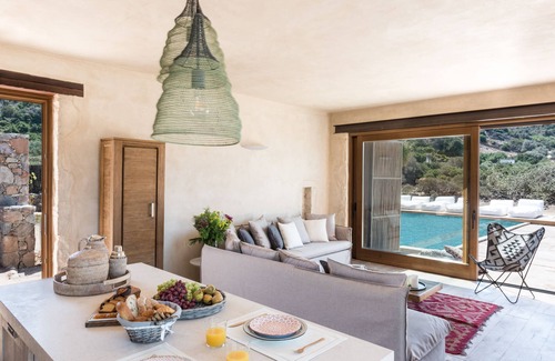 Livadia House | The Old Beach House - A house by the sea to reconnect with yourself