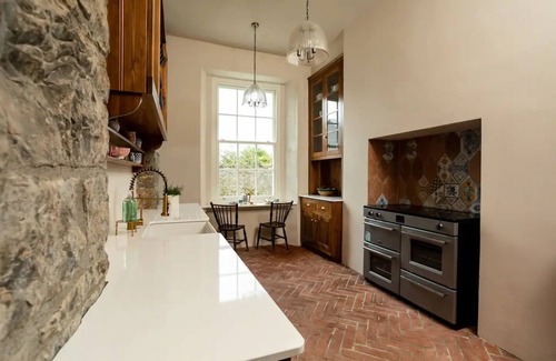 Hollymount House | The Old Kirk and Manse