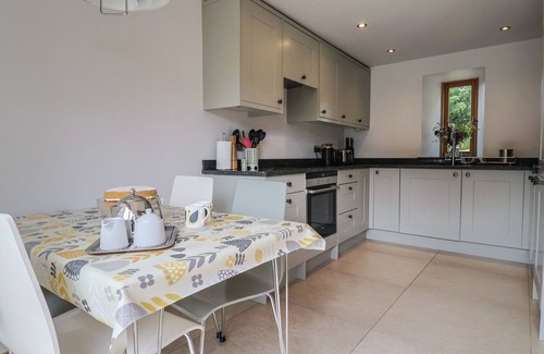 Honiton Cottage | THE OLD LOG SHED, family friendly, luxury holiday cottage in Honiton