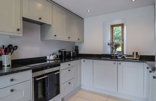 Honiton Cottage | THE OLD LOG SHED, family friendly, luxury holiday cottage in Honiton