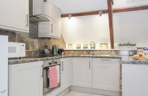 Boscundle Cottage | THE OLD MANOR APARTMENT, pet friendly, with a garden in Par