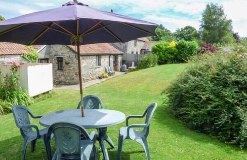 Barrow Gurney Cottage | THE OLD PARLOUR, family friendly, character holiday cottage in Regil