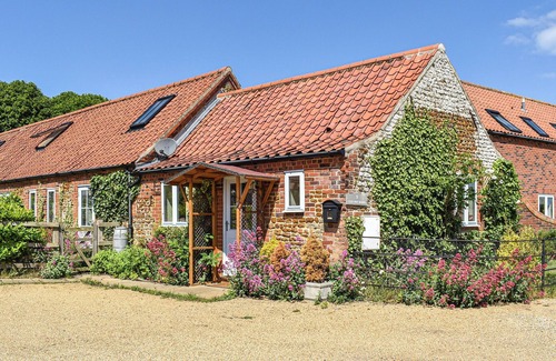 Snettisham Cottage | The Old Paybarn - UK39378