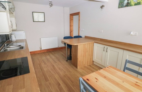 Haverfordwest Cottage | THE OLD POST OFFICE, pet friendly, with hot tub in Letterston