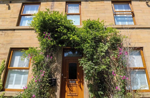 Holmfirth Cottage | THE OLD POST OFFICE - PET FRIENDLY GROUP STAYS IN HOLMFIRTH in Holmfirth