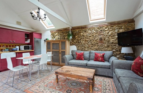 Docking Cottage | The Old Stables is a self contained detached 2 bedroom cottage.