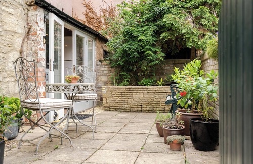 Nettleton Cottage | The Old Swan - Cotswolds Self Catering Cottage in charming village, Sherston