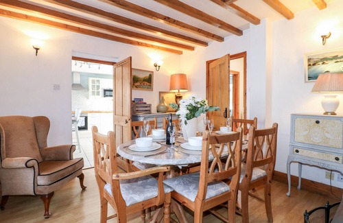 Melton Mowbray Cottage | THE OLD SWEET SHOP, pet friendly, with open fire in Scalford