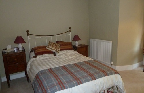 Tideswell Bed & Breakfast | The Old Vicarage Bed and Breakfast in attractive Peak District village