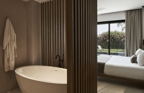 Messonghi Hotel | The Olivar Suites
