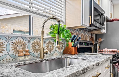North San Antonio - SAT House | The Olive House | NO chore list | Pets welcome