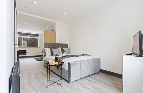Giltbrook Apartment | The Olive Suite - Studio Apartment In Ilkeston