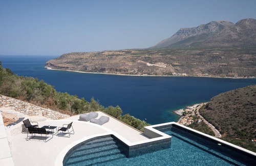 Areopoli Apartment | The One Limeni Residence One