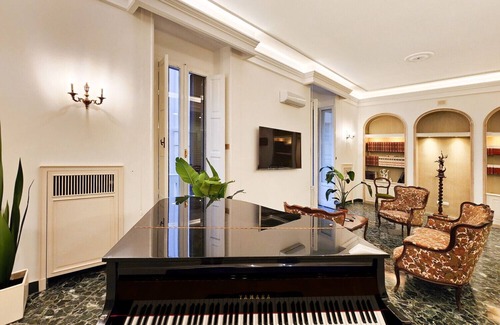 Municipio 1 Apartment | The One - Luxury Apartment with Piano