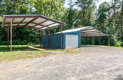 De Soto Parish Cabin | The only VRBO on the North end of Toledo Bend. Cabin with lakefront access
