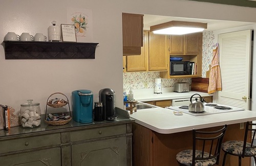 Steinhatchee Cottage | The Orange Blossom Cottage - Steinhatchee Landing - Creekside - Sleeps 8