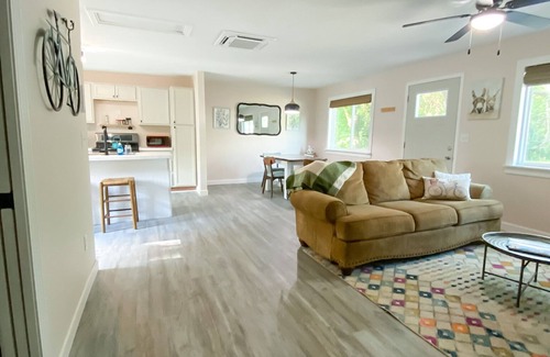 Clinton House | The Orchard House: Close to the Katy Trail, Truman Lake and Historic Downtown
