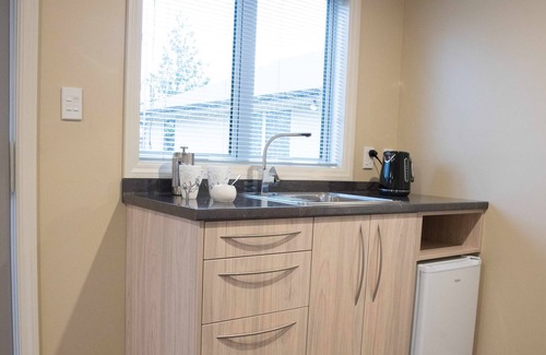 Alexandra Apartment | The Orchard Studio - charming, private and compact.