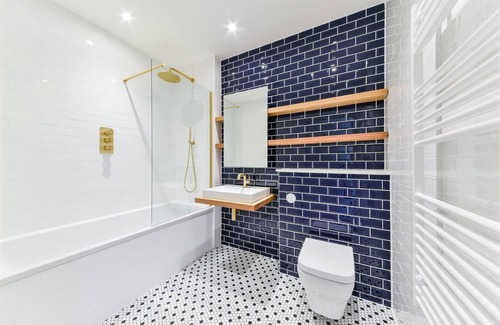 Canning Town South Apartment | The Orchard: Stylish Family Sized Apartment- Close to o2