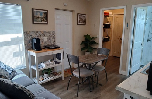 Sun 'N Lake House | THE ORCHARD SUITE OF SEBRING