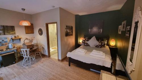 Willand House | The Orchards Guest Suite