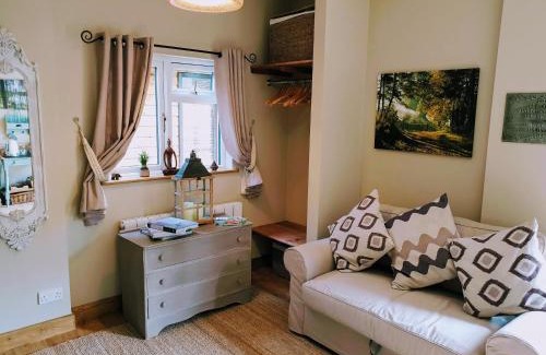 Willand House | The Orchards Guest Suite