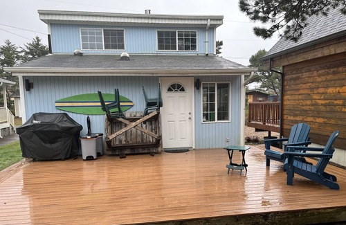 Tierra Del Mar Cabin | The Oregon beach cabin is a couple of minutes from a quiet beach.