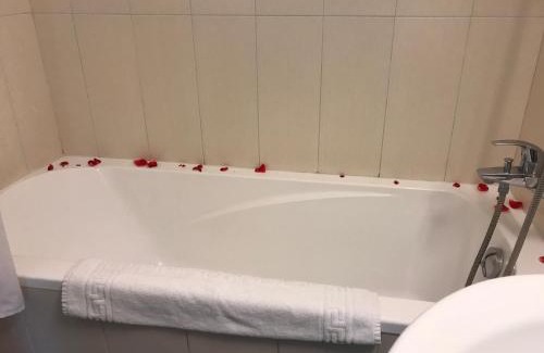 Anet Hotel | The Originals Access, Hôtel La Dousseine, Dreux Nord