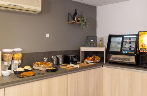 Fos-sur-Mer Hotel | The Originals City, Hôtel Azur, Fos-sur-Mer
