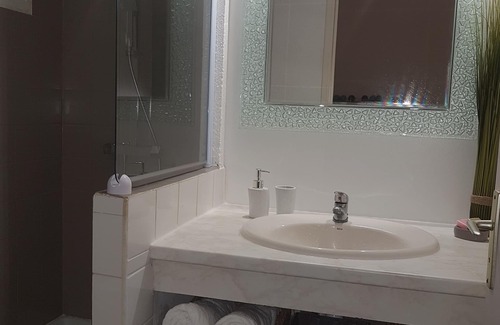 L'Autre-Bord Apartment | The Other Edge Studio Sea View