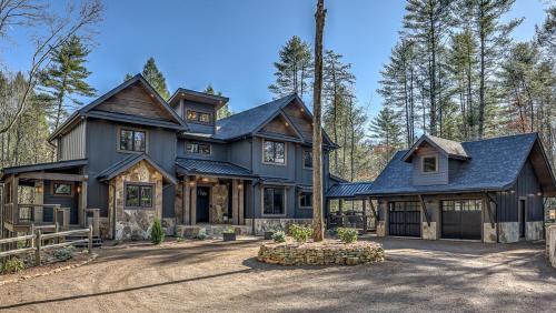 Blue Ridge House | The Otter Side